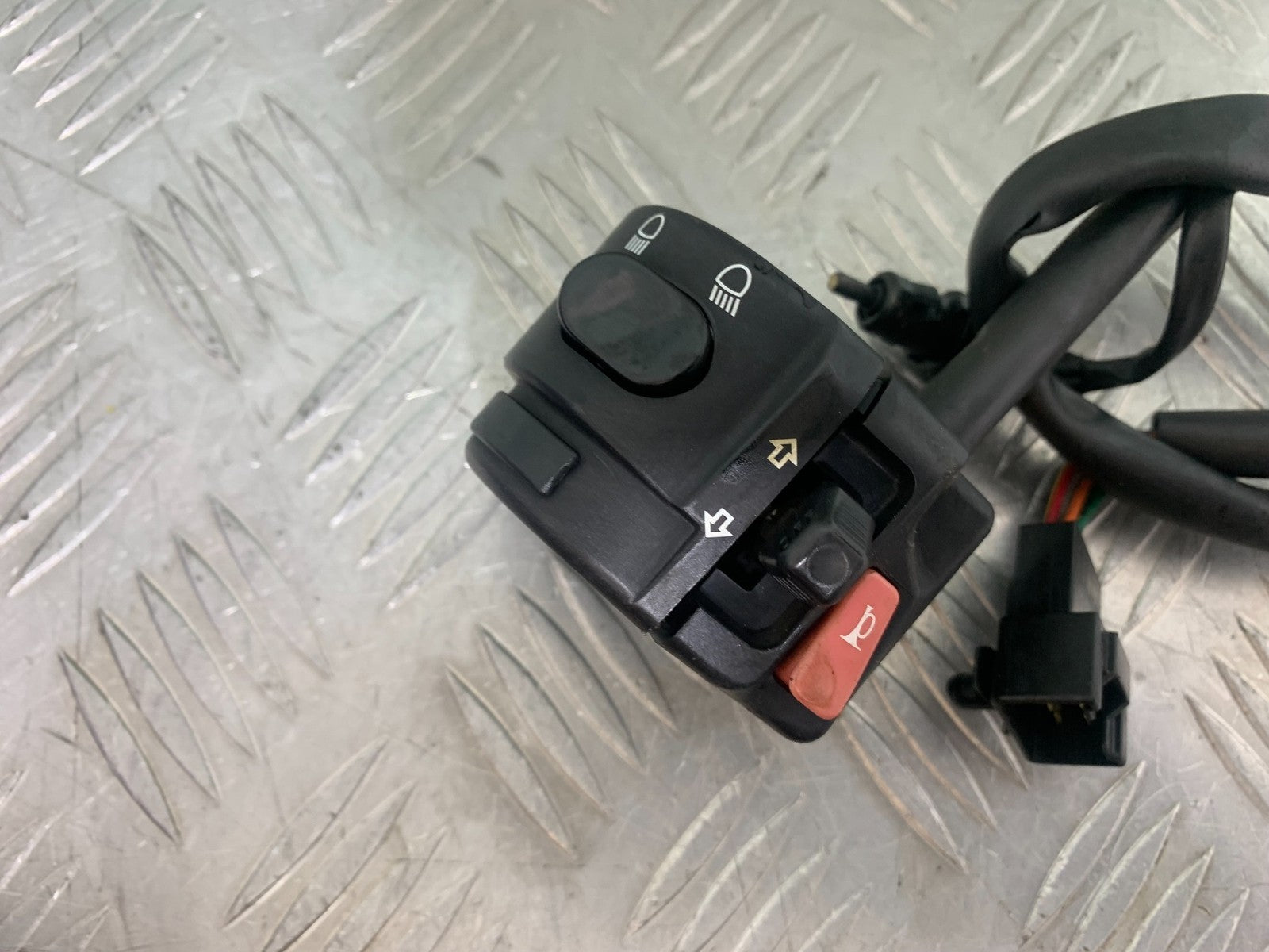 TRIUMPH 675 STREET TRIPLE LEFT SWITCH GEAR   2013-2016 (CMB1186)