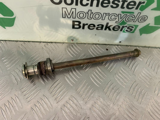 TRIUMPH 955I SPRINT RS SWINGARM SPINDLE YEAR 1999-04 (STOCK 989)