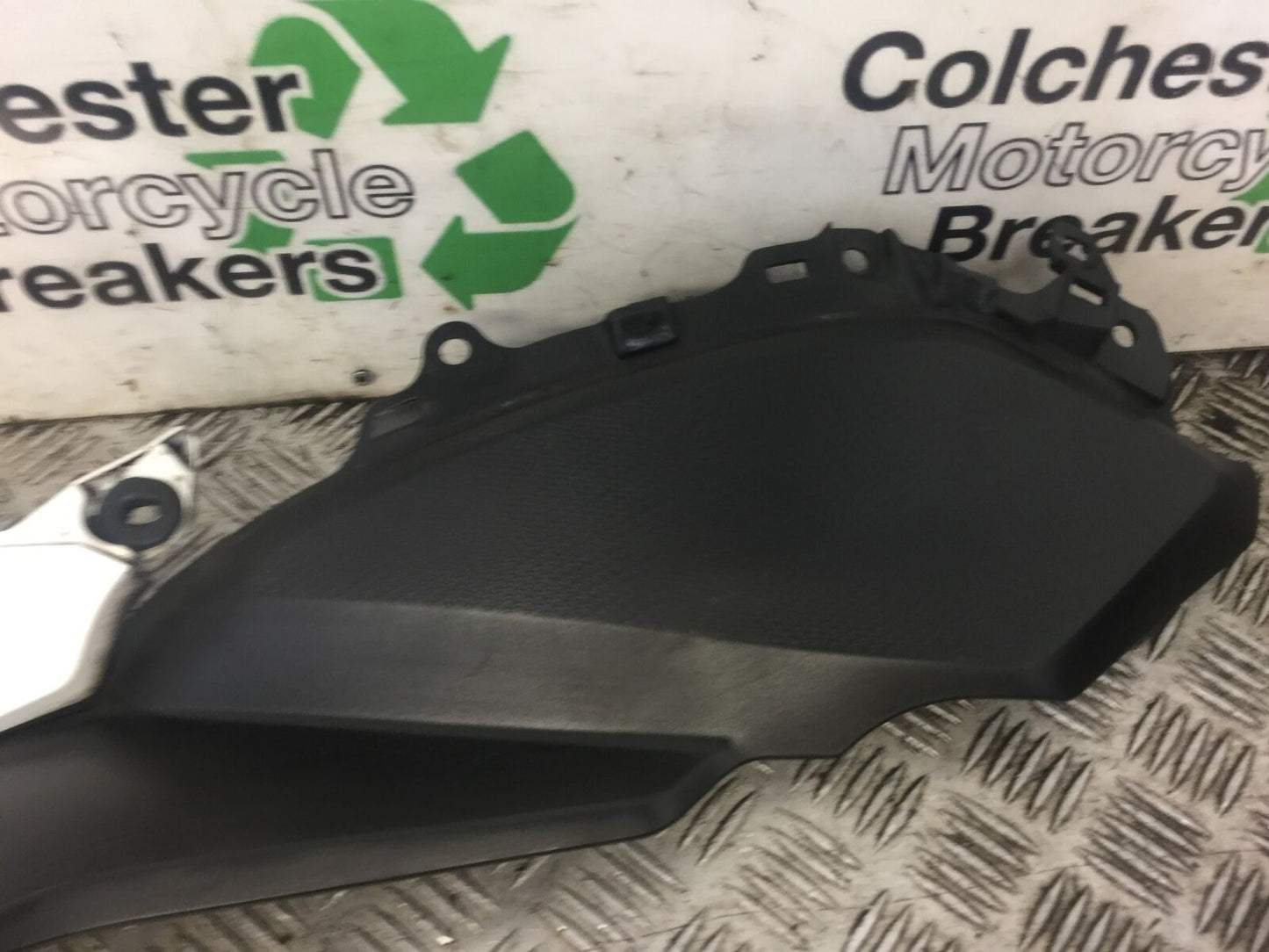 HONDA NC700 NC 700 RIGHT SEAT PANEL   YEAR 2012 STOCK 437