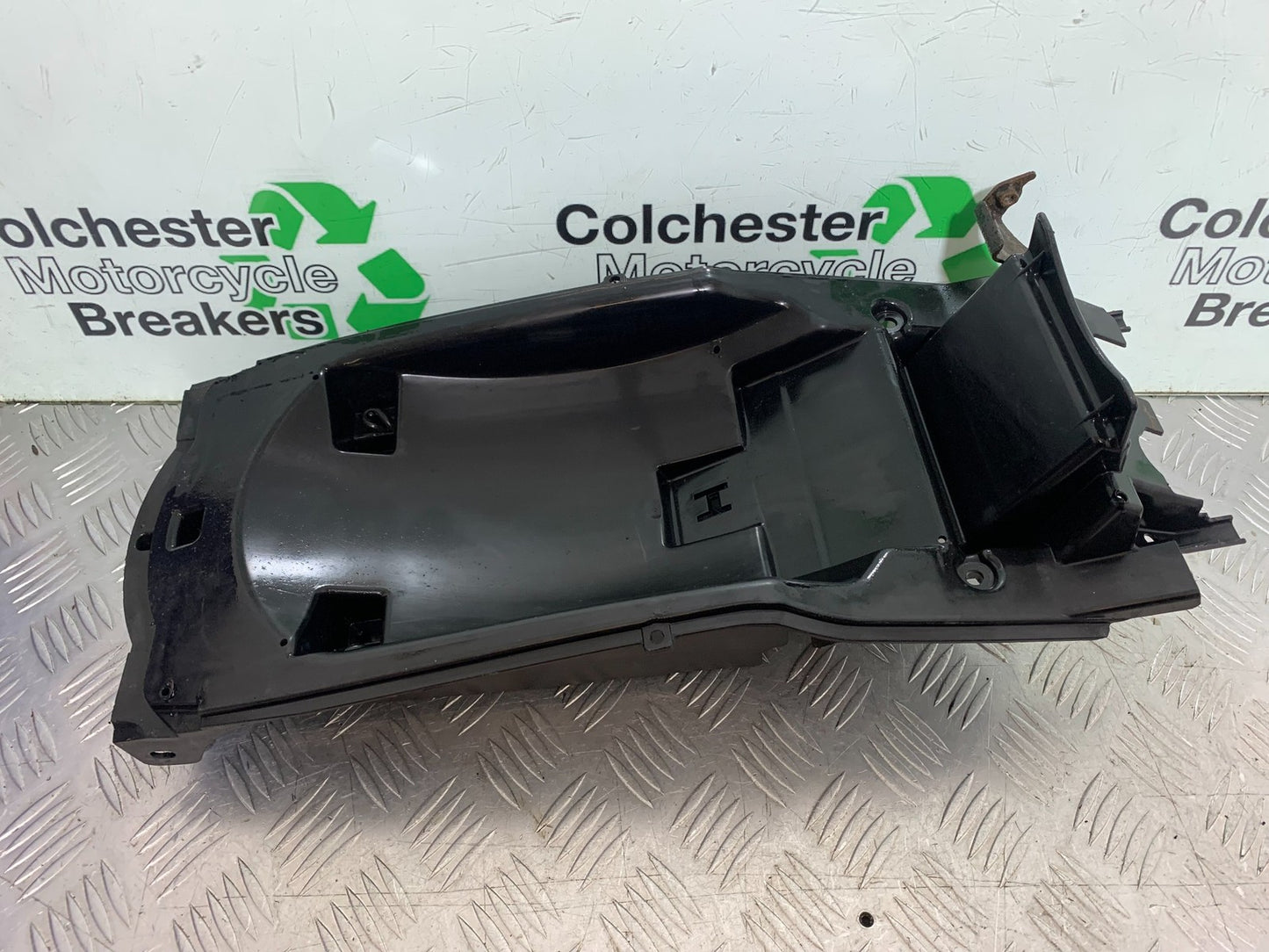 HONDA CBF600 CBF 600 UNDERTRAY    YEAR 2004 -07 (CMB1247)