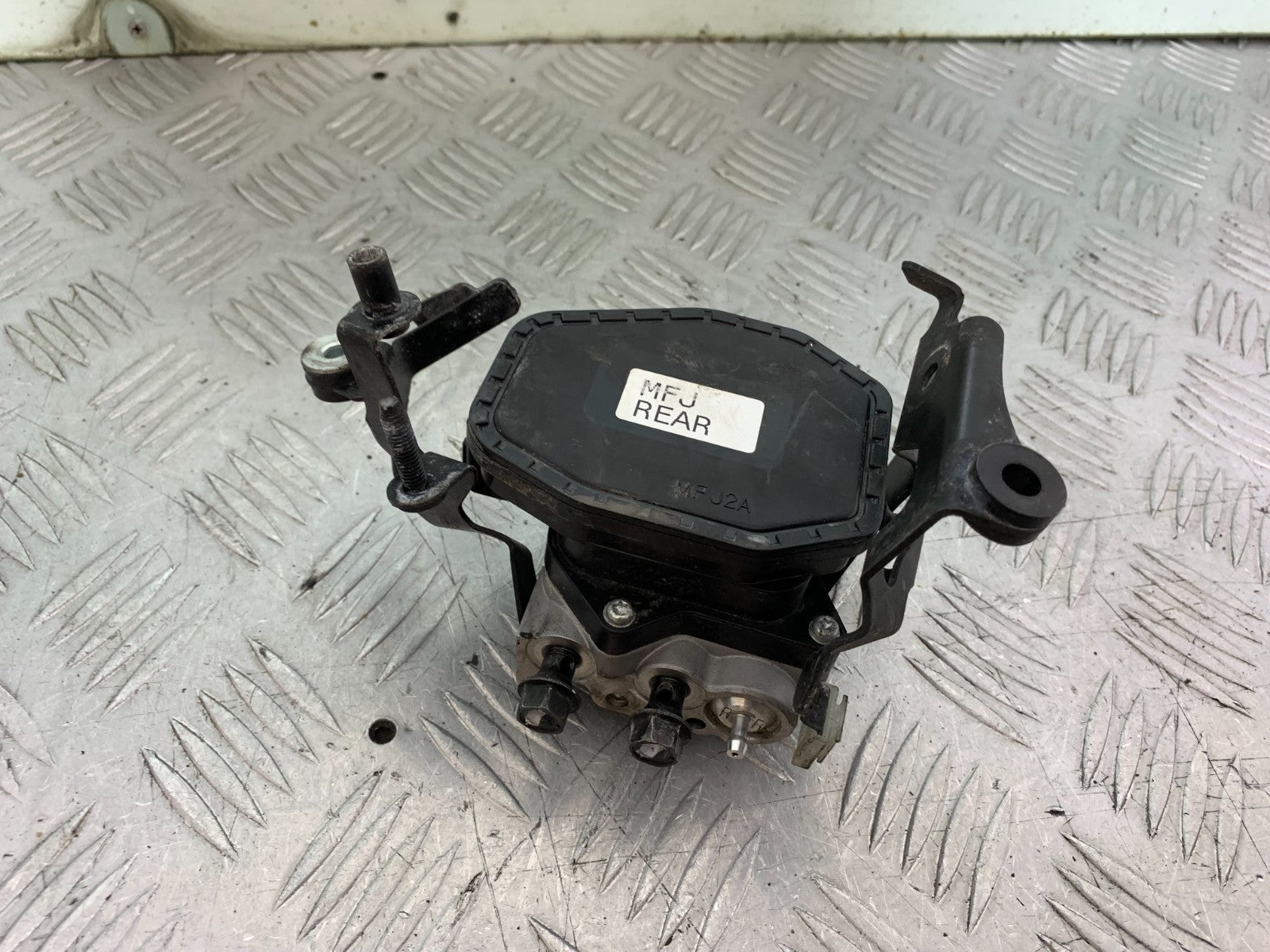 HONDA CBR1000 RR REAR ABS VALVE  YEAR  2008-2011 (CMB1330)