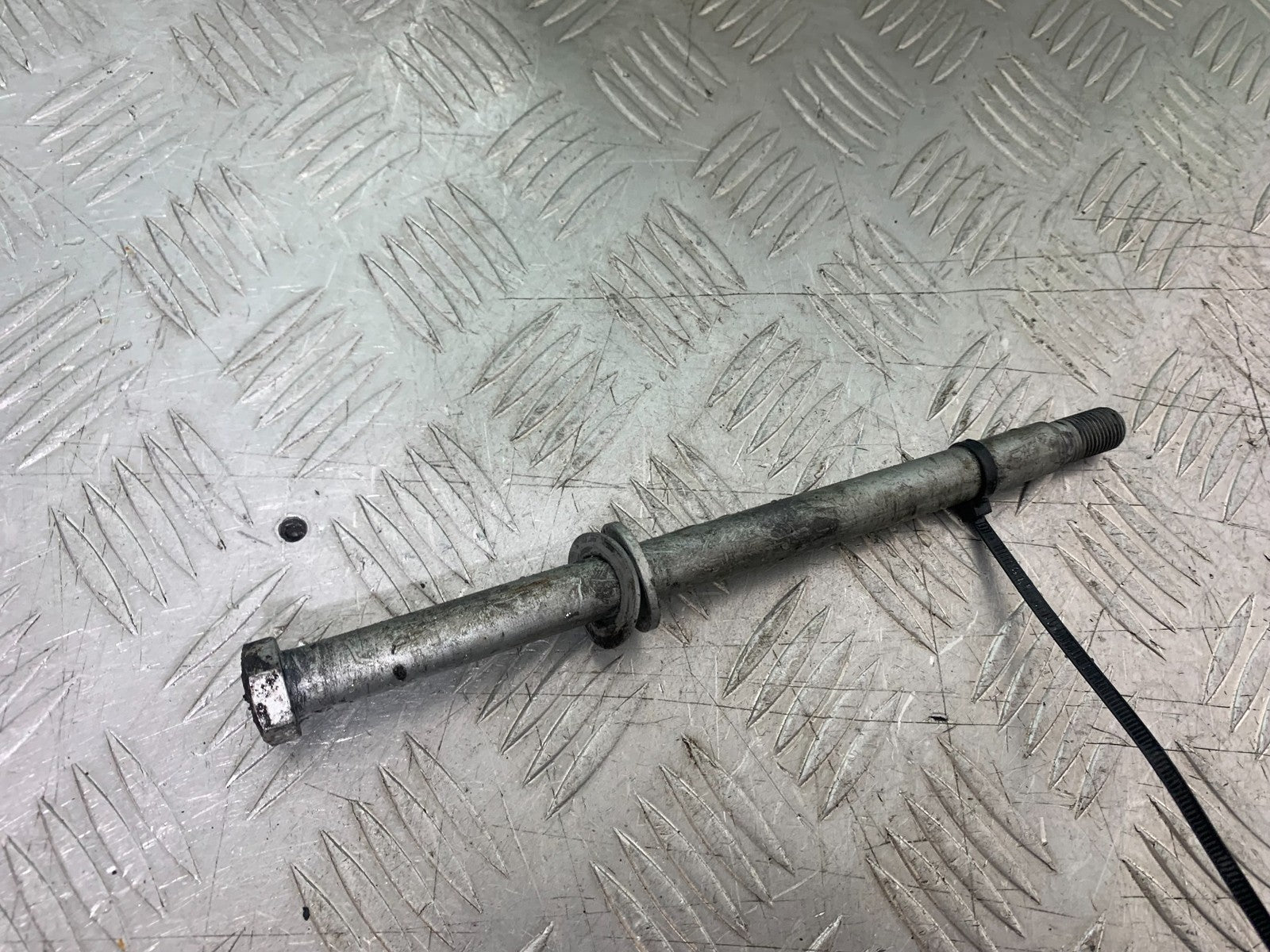 APRILIA 650 PAGASO STRADA SWINGARM SPINDLE   YEAR 2005-2010 (CMB1260)