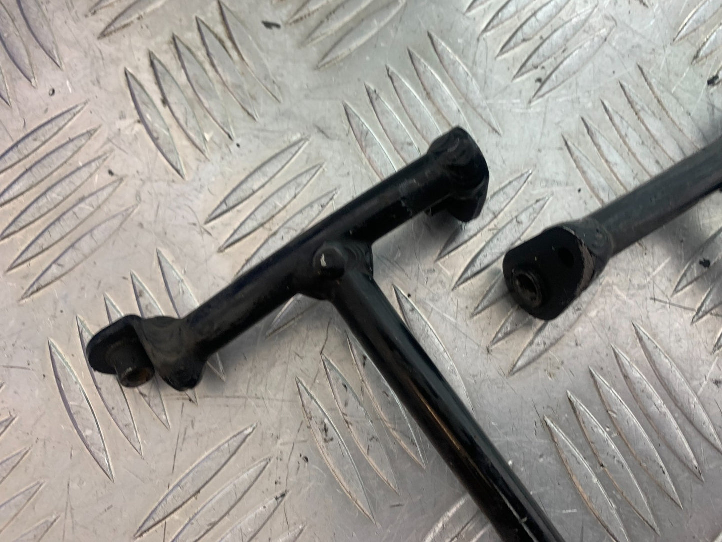 KAWASAKI ZX6R ZX6 F RADIATOR BRACKETS  YEAR 1995-1997 (CMB1169)