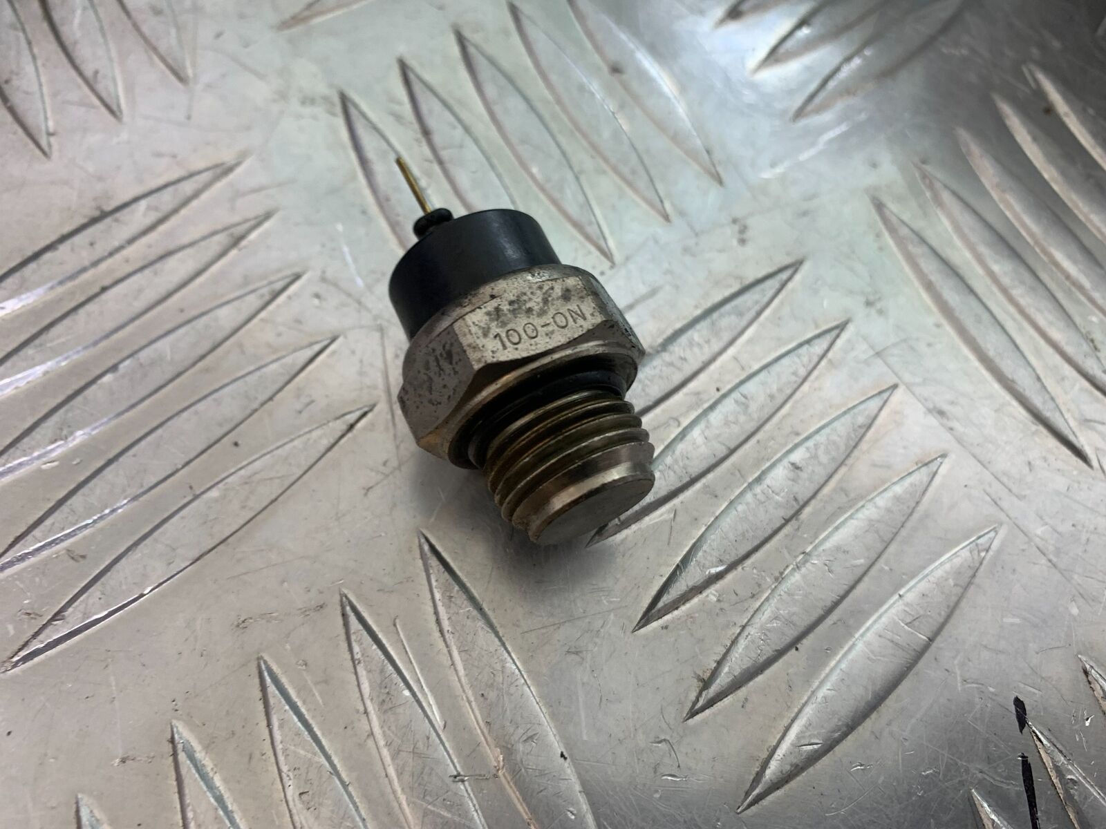 HONDA CBR1100 BLACKBIRD FAN SWITCH YEAR 1996-1998 (CMB1017)