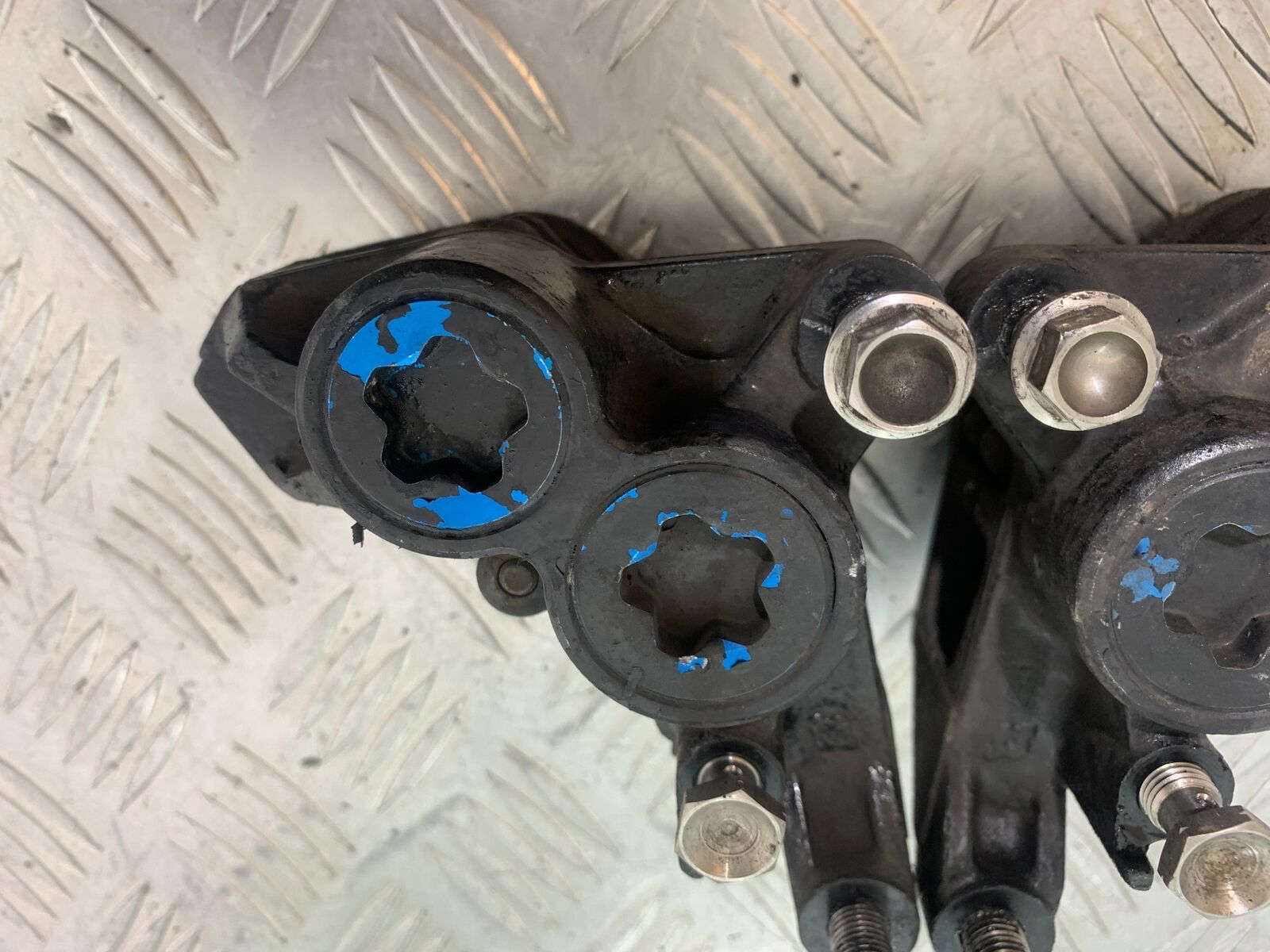 YAMAHA XJR1300 XJR 1300 FRONT BRAKE CALIPERS YEAR 1999-2003 (CMB1119)