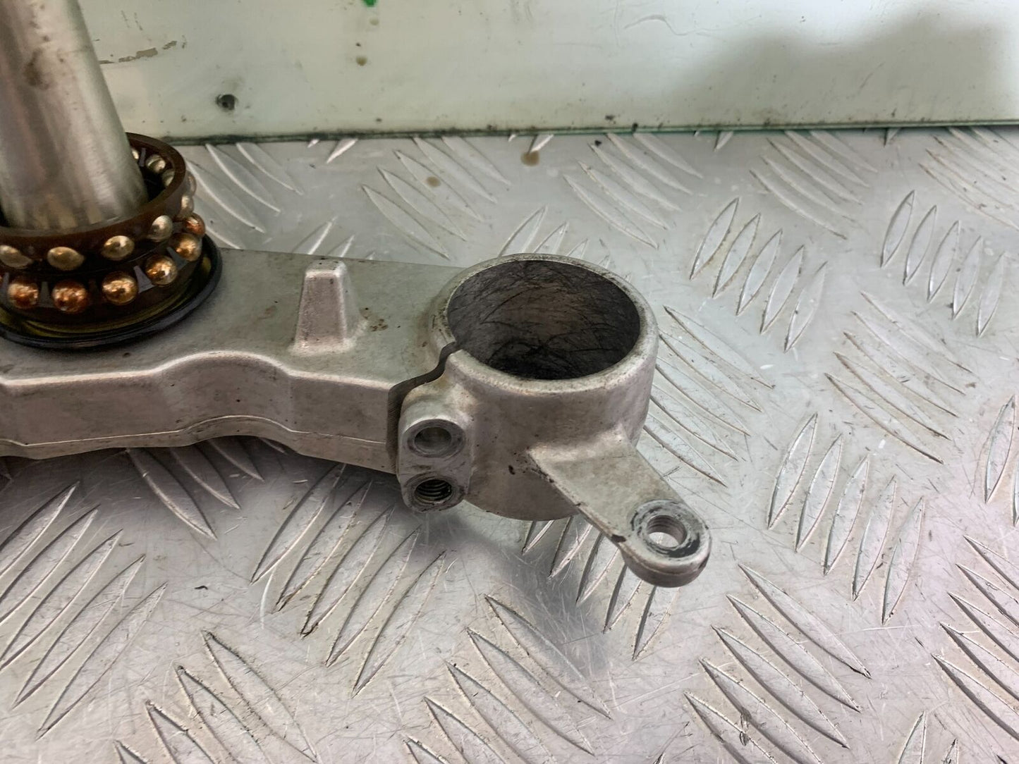 SUZUKI SV1000 SV 1000 K3 BOTTOM YOKE  YEAR 2003-2006 (CMB1111)
