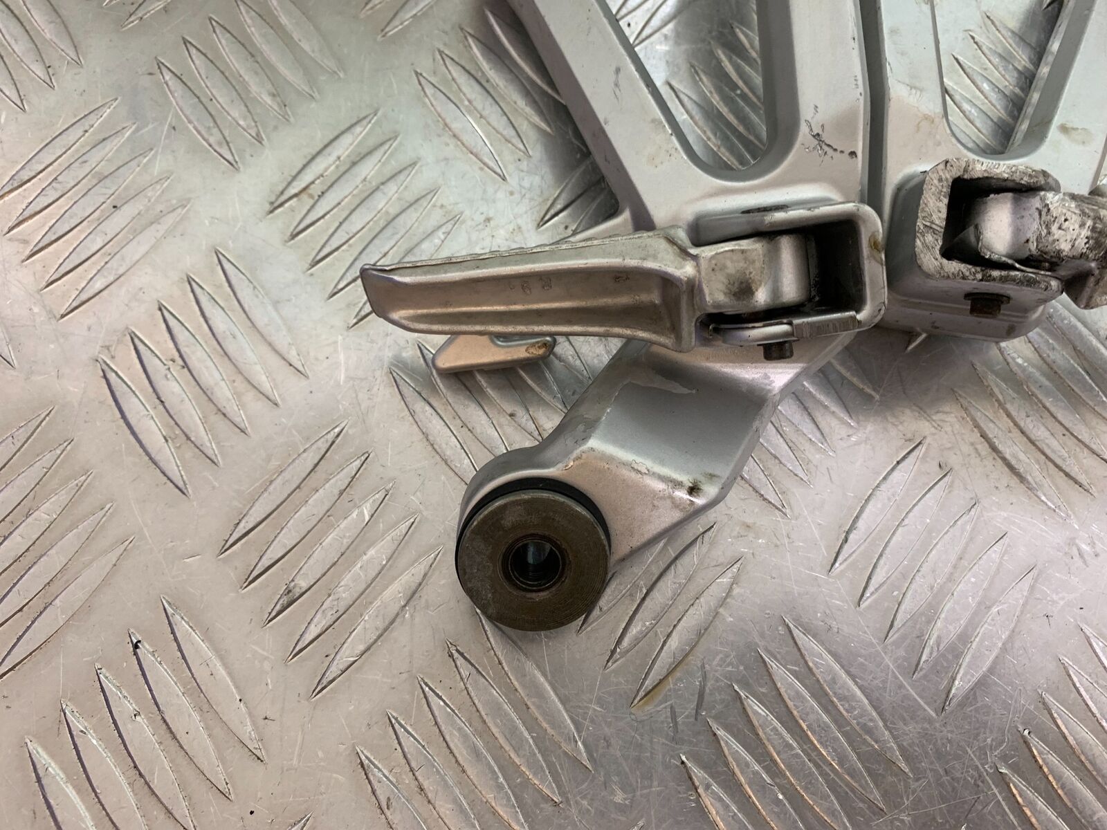 SUZUKI SV650 SV 650 REAR HANGERS YEAR 2003-2006 (CMB1014)