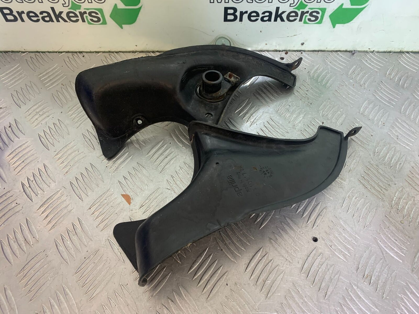 APRILIA RS50 RS 50 LEFT & RIGHT TOP INFILL PANELS   YEAR 1996-1998 (CMB1132)