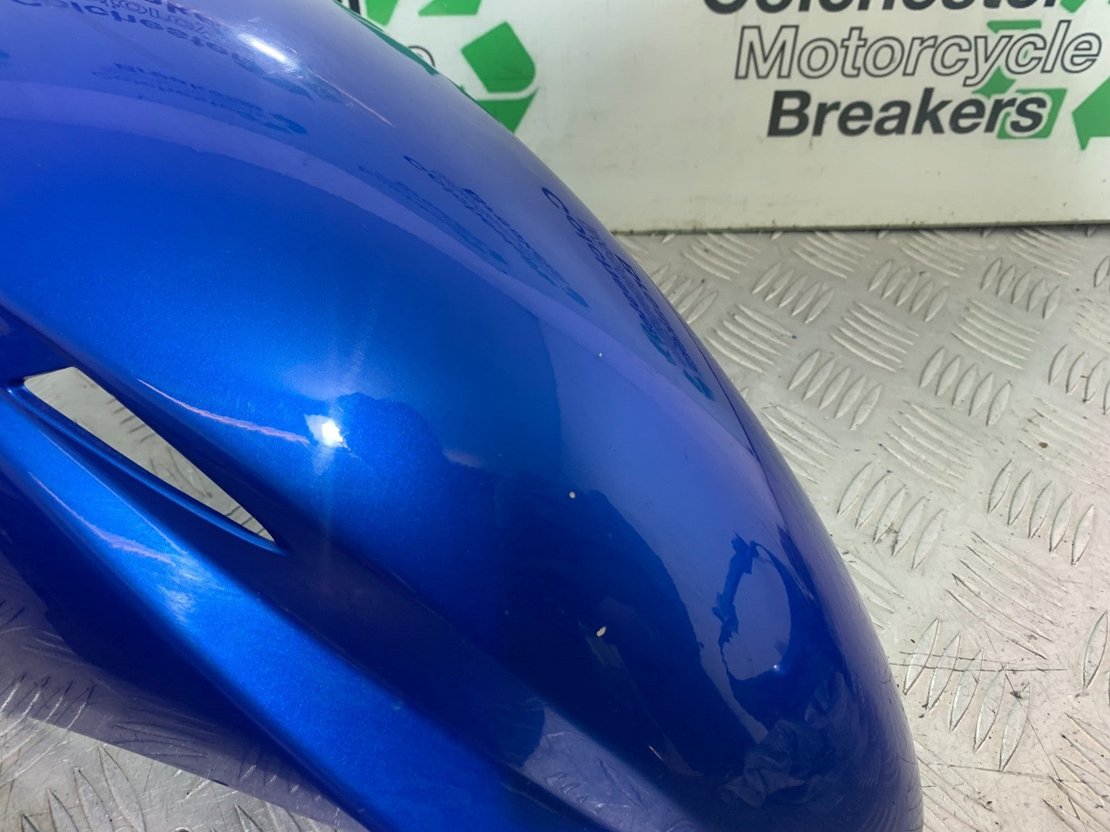TRIUMPH 1050 SPRINT ST FRONT MUDGUARD  YEAR 2004-2007 (CMB1197)
