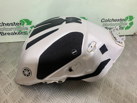 YAMAHA YZF R1 14 B BIG BANG PETROL TANK   2009-14 (CMB1175)