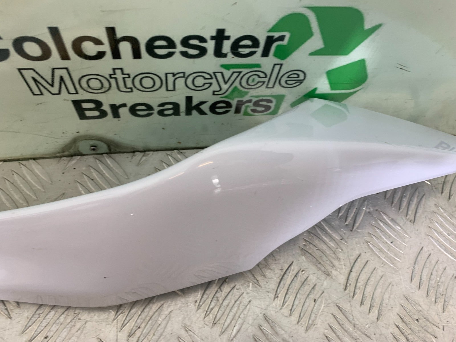 KAWASAKI ZX10R ZX10 R LEFT SEAT PANEL  2008-2010 (CMB1301)