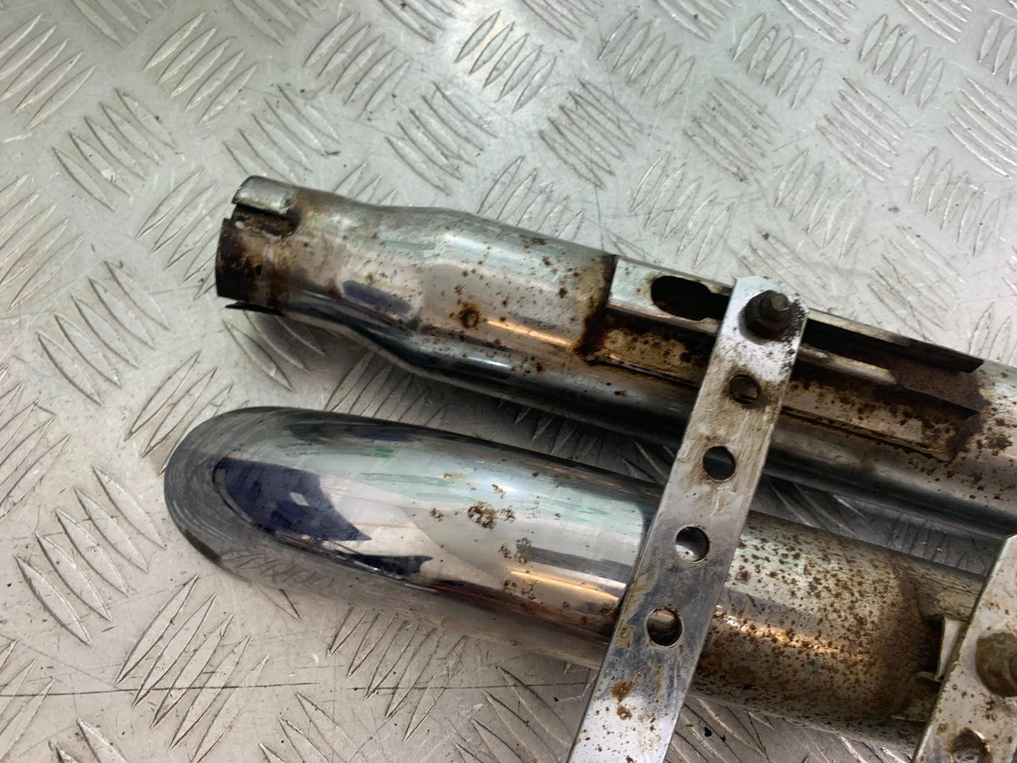 HONDA VT700 VT 700 SHADOW AFTERMARKET SILENCERS   YEAR 1984-85 (CMB1328)
