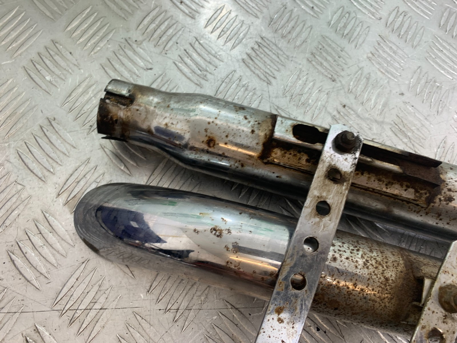 HONDA VT700 VT 700 SHADOW AFTERMARKET SILENCERS   YEAR 1984-85 (CMB1328)