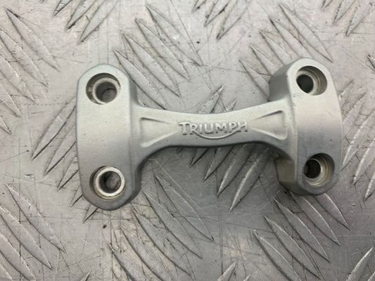 TRIUMPH 675 STREET TRIPLE RX HANDLEBAR CLAMP   2015- 2017 (CMB1299)