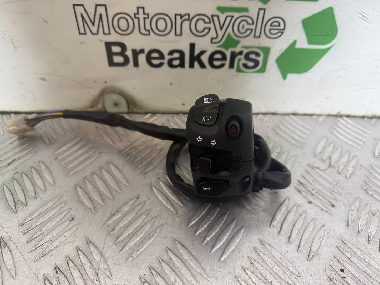 YAMAHA XT660 OEM LEFT SWITCH GEAR YEAR 2004-2016 CMB1318