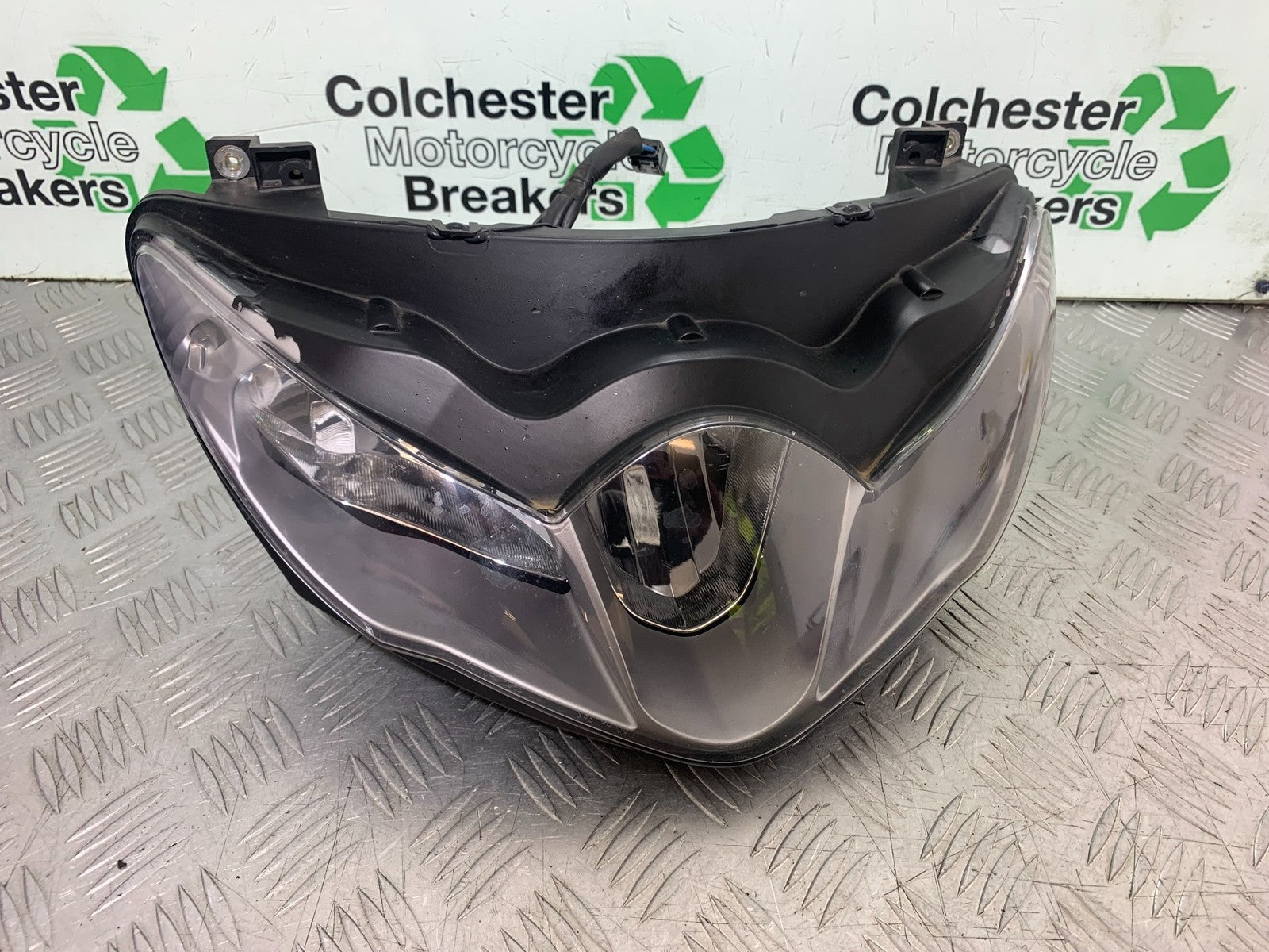 TRIUMPH 1050 SPRINT GT HEADLIGHT YEAR 2010-2016 (CMB1250)