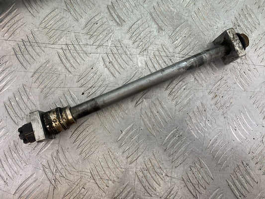 KAWASAKI ZX9R ZX9 C REAR WHEEL SPINDLE YEAR 1998-99 (CMB1213)