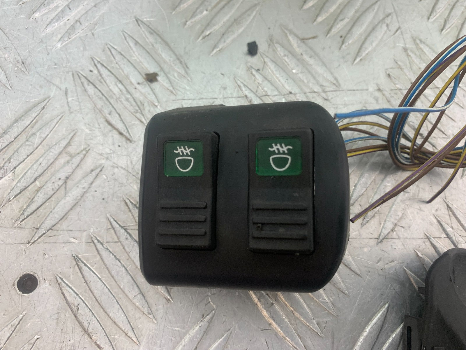 BMW K1200 K 1200 LT FOG LIGHT SWITCH YEAR 1999-07 (CMB1271)