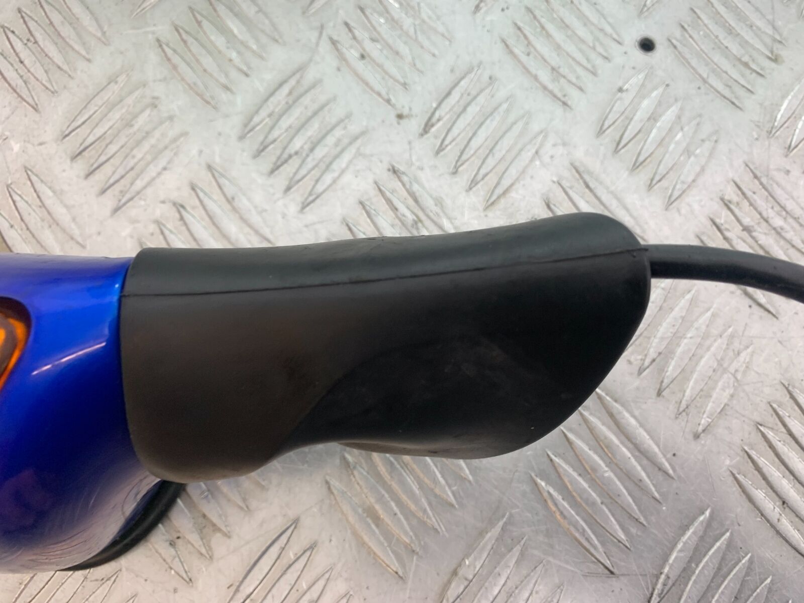HONDA CBR1100 BLACKBIRD LEFT MIRROR     YEAR 1999-2005 (CMB1103)