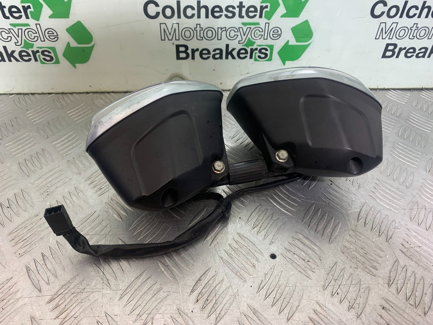 TRIUMPH 675 STREET TRIPLE HEADLIGHTS   2013-2016 (CMB1186)