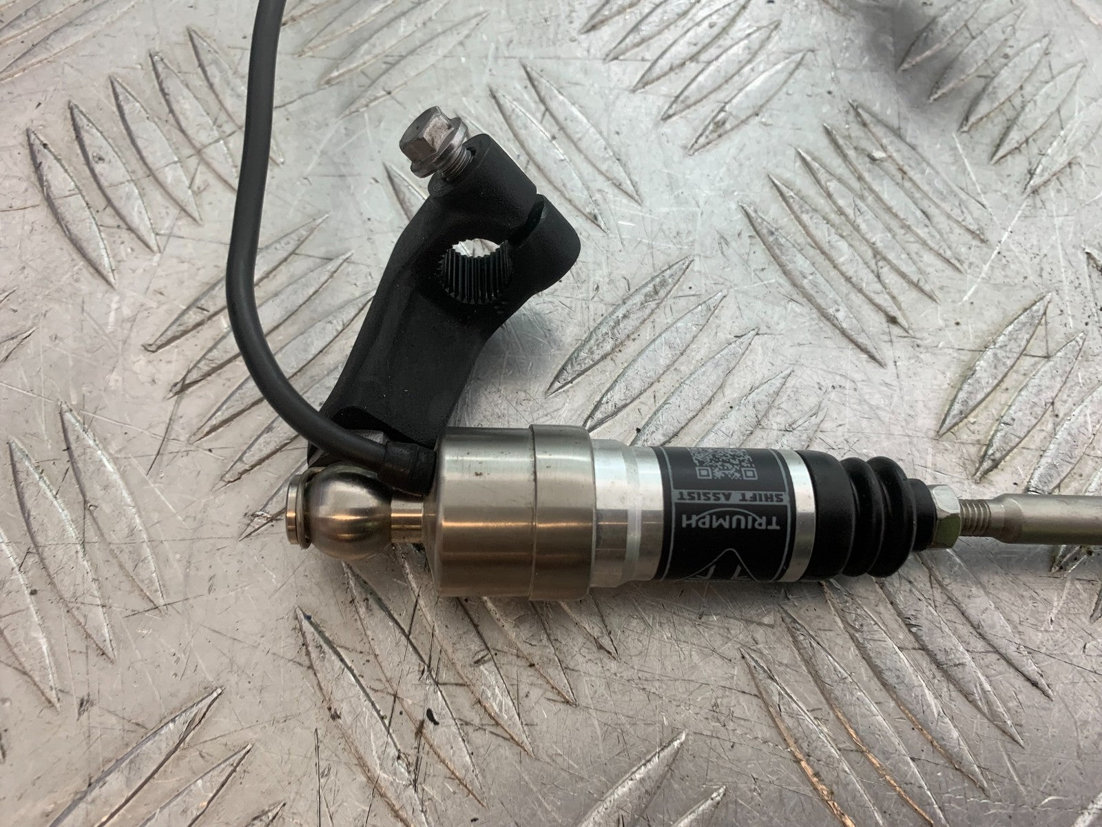 TRIUMPH TRIDENT 660 QUICKSHIFTER   YEAR 2021-2024 (CMB1295)