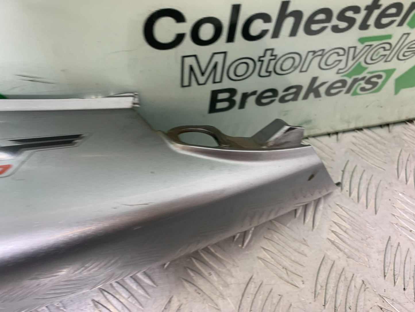 HONDA CBF600 CBF 600 LEFT SEAT PANEL  YEAR 2004-07  (CMB1305)