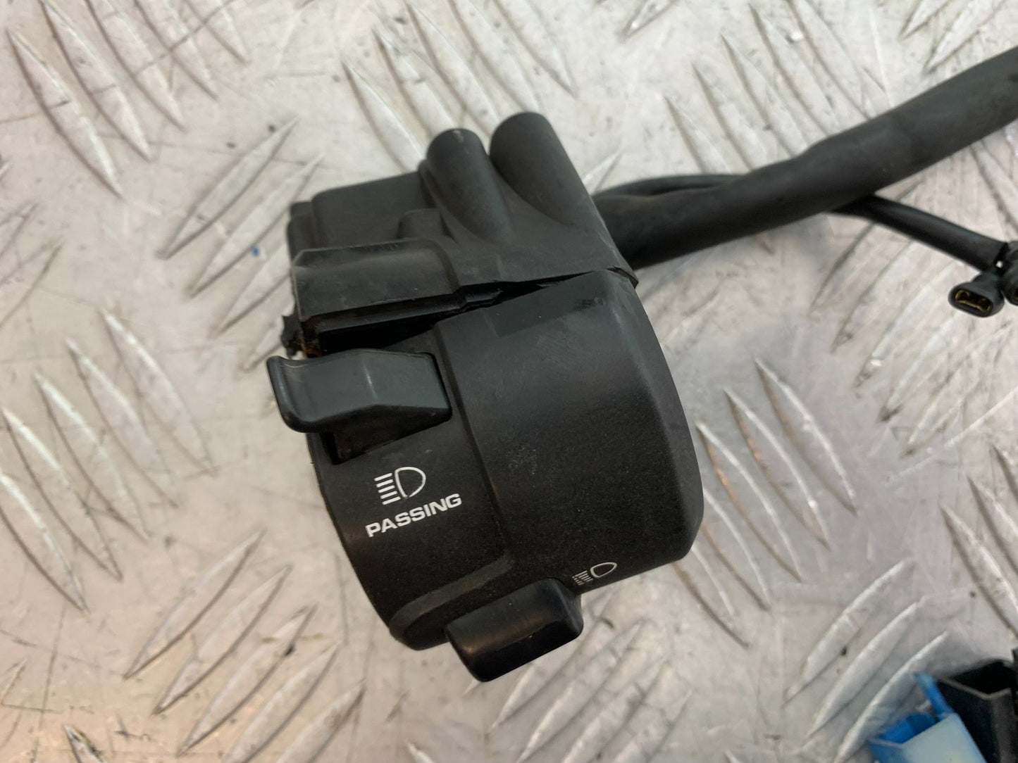 HONDA CBF500 CBF 500 LEFT SWITCH GEAR    YEAR 2004-2008  (CMB1294)