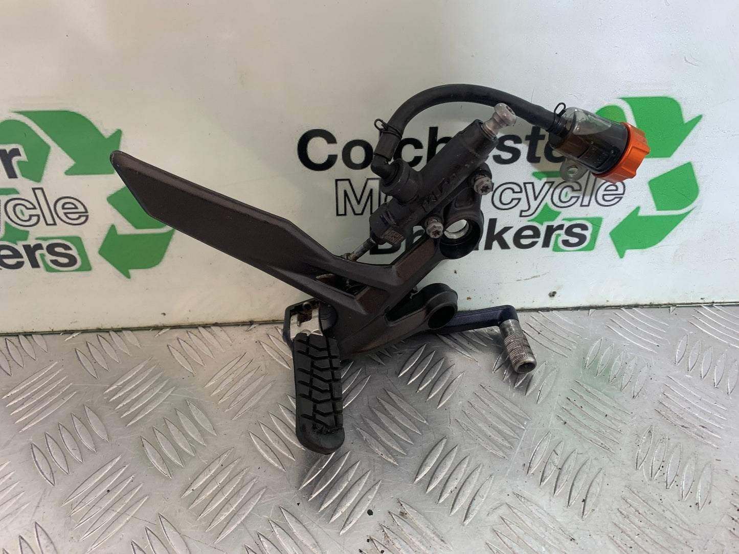KTM 790 DUKE FRONT RIGHT HANGER  YEAR 2018-2021  (CMB11150)
