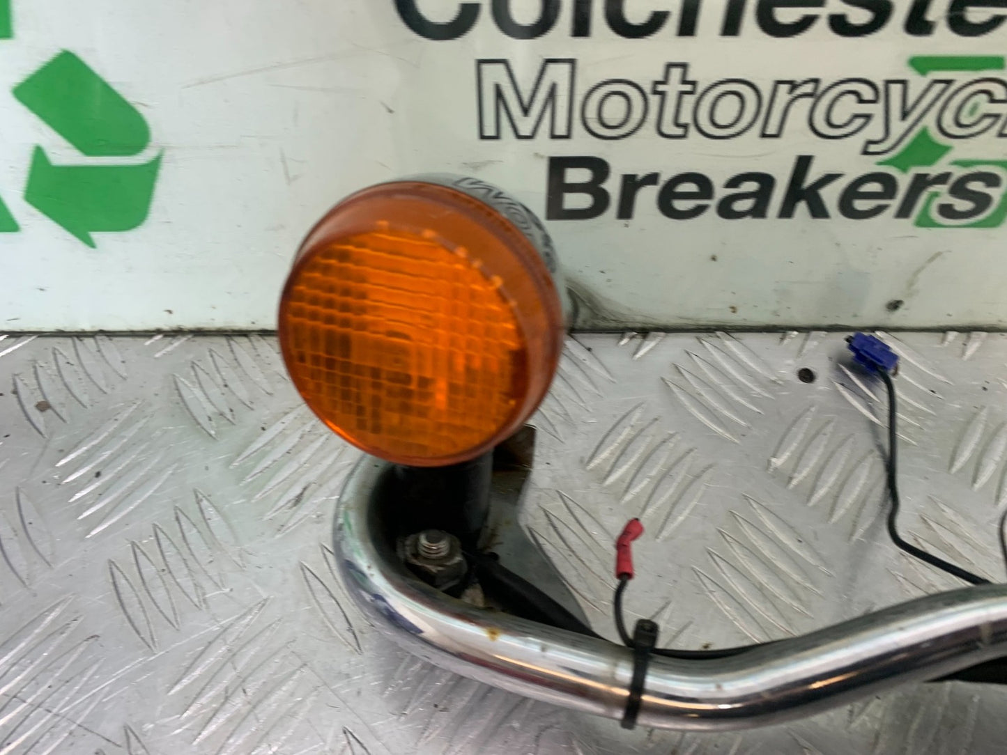 HONDA VT750 SHADOW FRONT INDICATORS AND BRACKET  YEAR 2003-2004 (CMB1265)