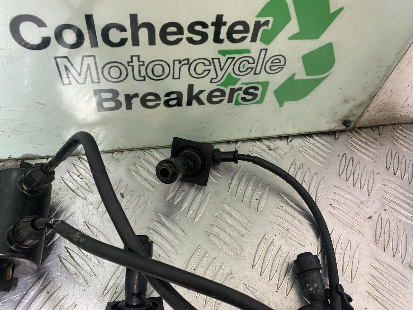 HONDA VT700 VT 700 SHADOW COILS AND CAPS  YEAR 1984-85 (CMB1328)