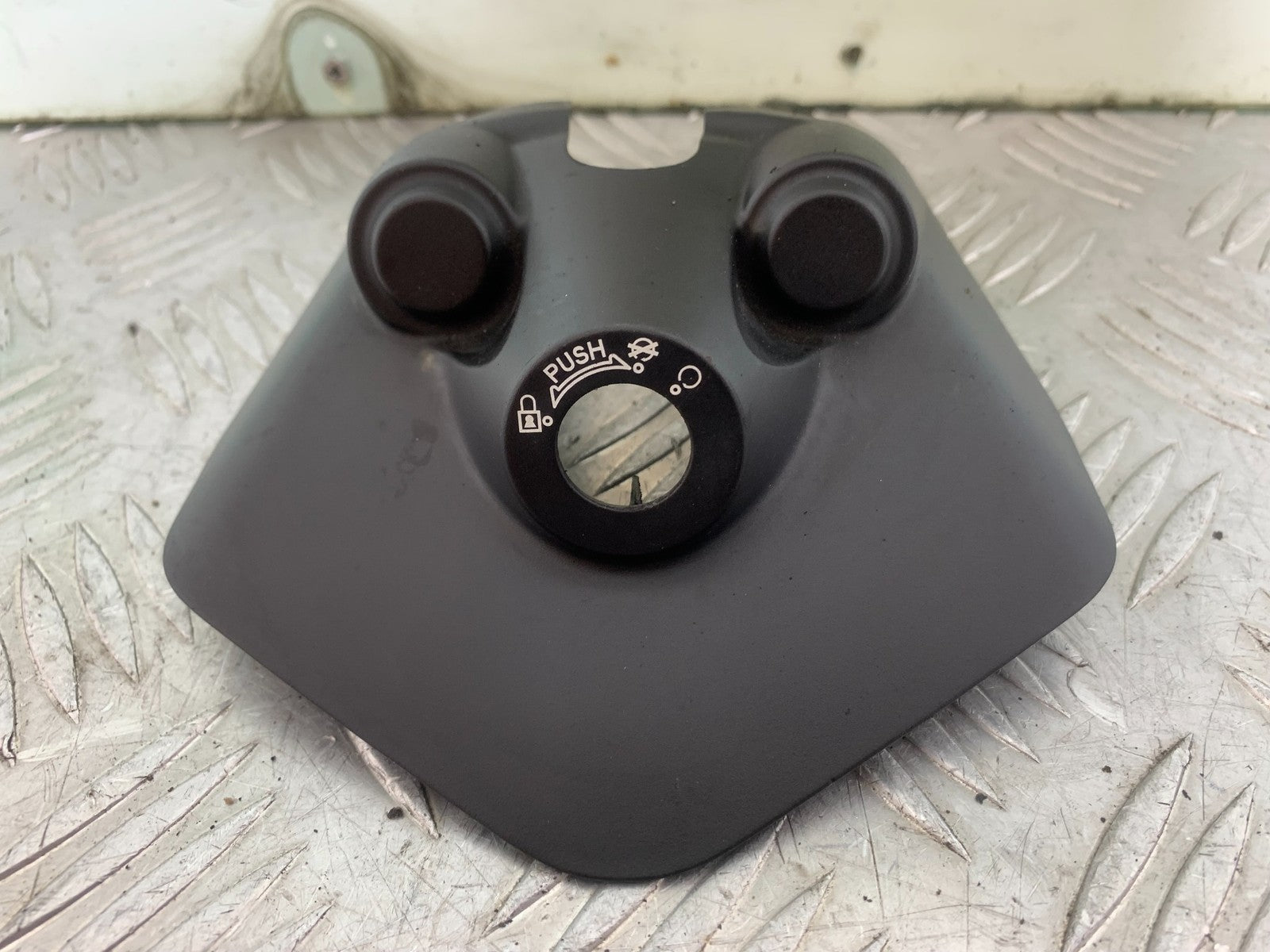 KTM 690 DUKE R LC4 IGNITION COVER YEAR 2012-2015  (CMB1180)