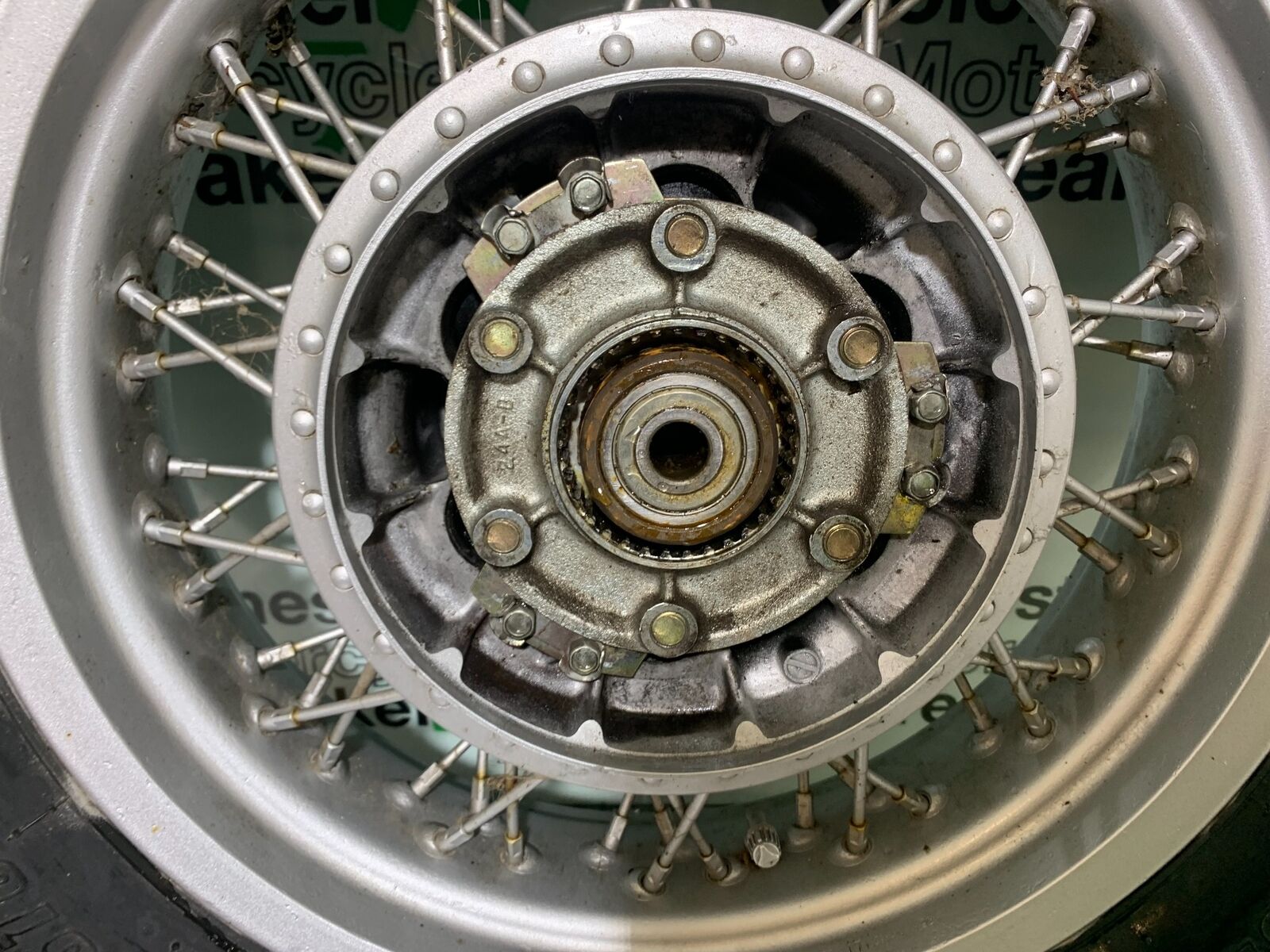 SUZUKI VS1400 VS 1400 INTRUDER REAR WHEEL  YEAR 1988 (CMB1077)