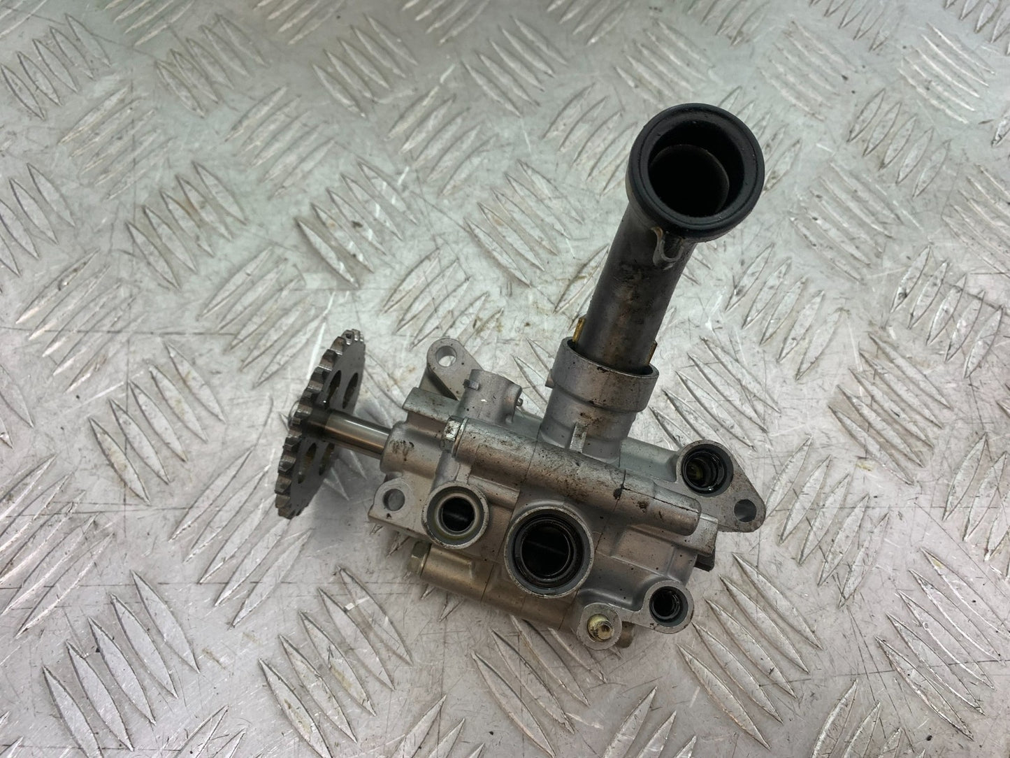 HONDA VFR750 VFR 750 OIL PUMP  YEAR 1994-1997 (CMB1156)