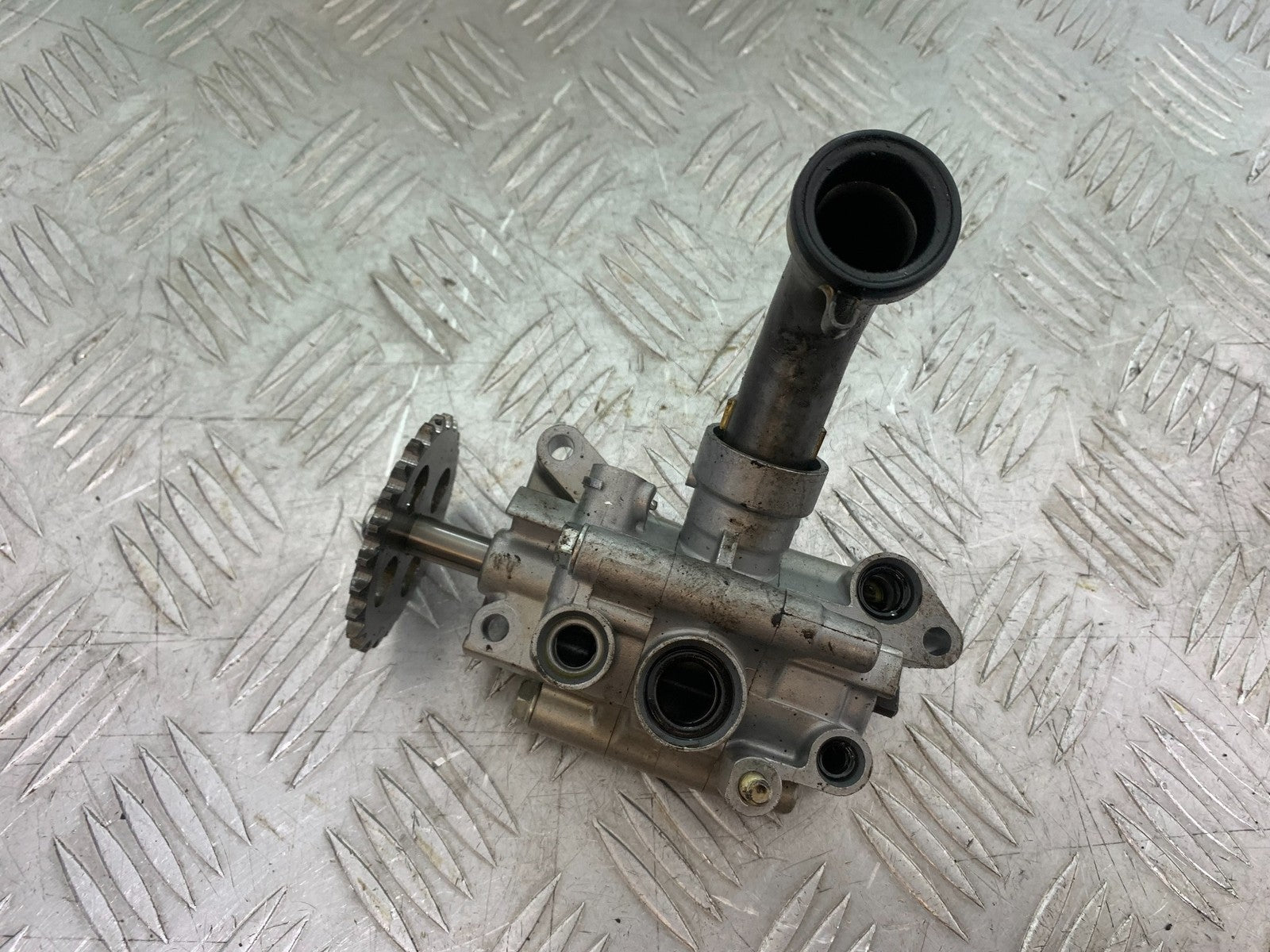 HONDA VFR750 VFR 750 OIL PUMP  YEAR 1994-1997 (CMB1156)