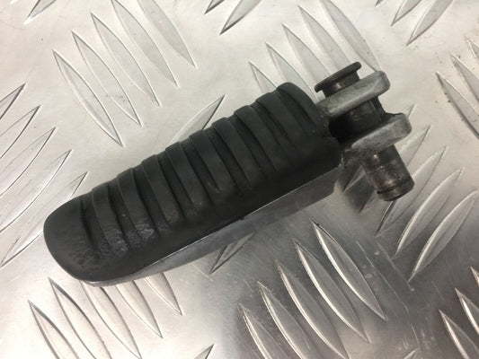 KAWASAKI ZX12R ZX12 R FRONT LEFT FOOTPEG  YEAR 2000 (STOCK 913)