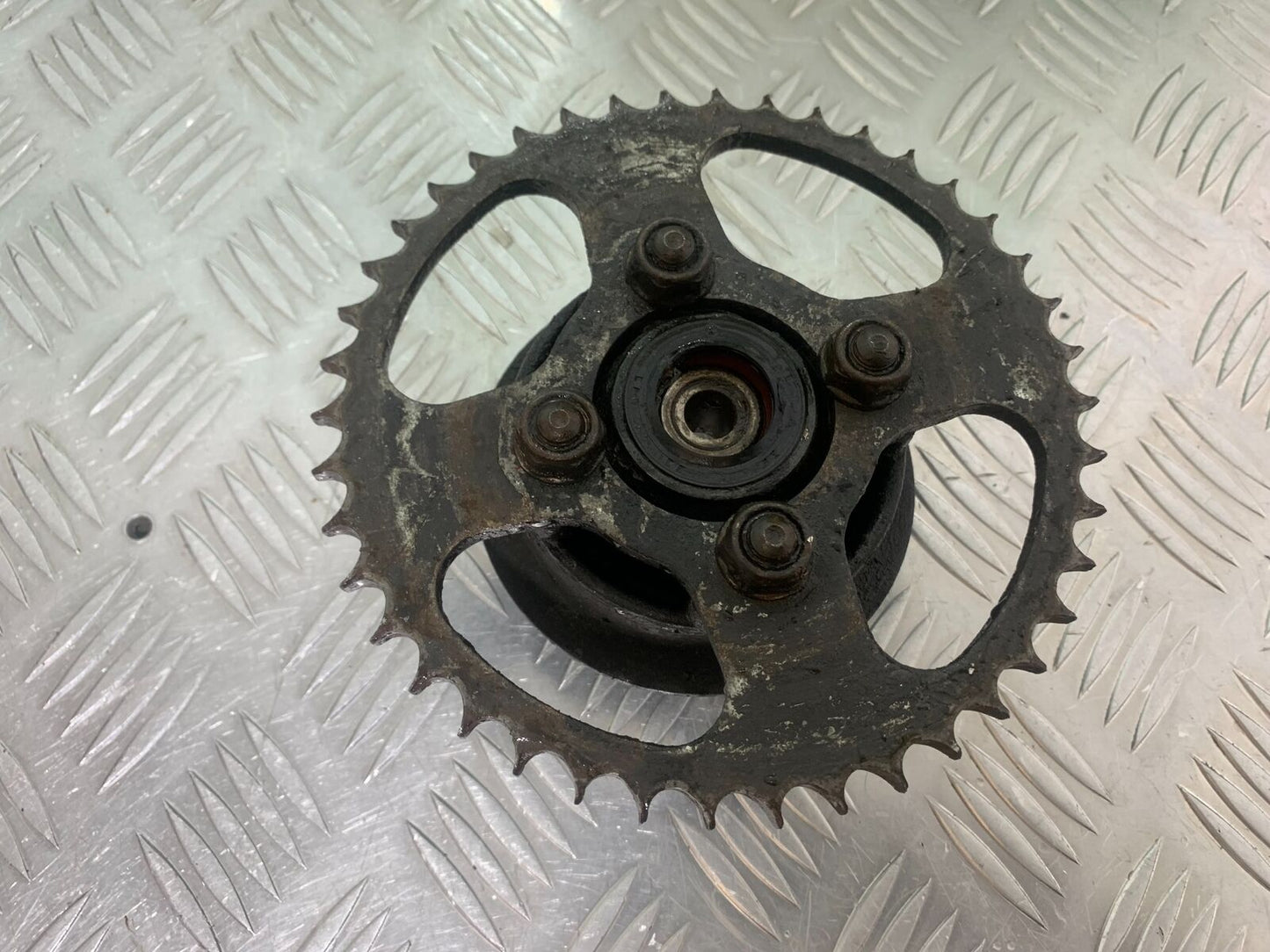 HONDA CBR125 CBR 125 SPROCKET CARRIER  YEAR 2004-06  (CMB1040)