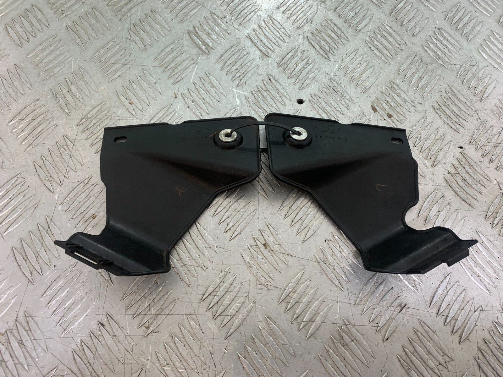 YAMAHA XVS 1300 MIDNIGHT STAR LEFT AND RIGHT FRAME INFILLS YEAR 2007-16(CMB1200)