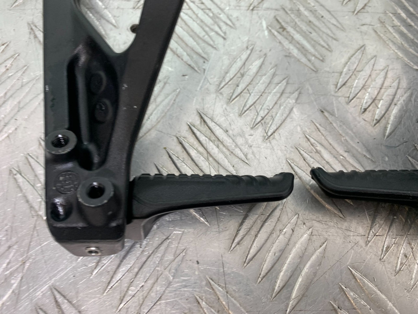 KTM 1290 SUPER DUKE R REAR HANGERS AND PEGS    YEAR 2020-2024 (CMB1272)