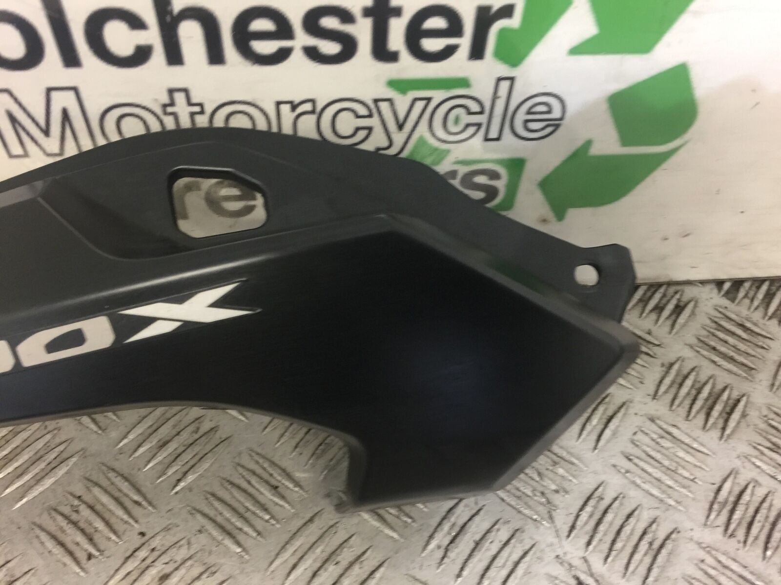 HONDA CB500X CB 500X RIGHT SEAT PANEL  YEAR 2014 (STOCK 384)