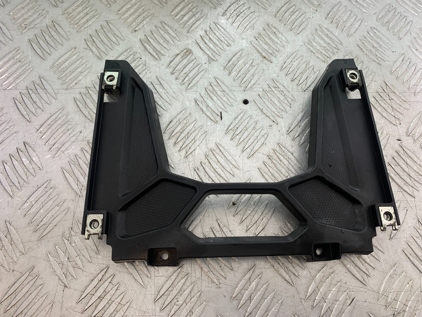 BENELLI BN125 BN 125 OIL COOLER COVER    YEAR 2018-2021 (CMB1245)