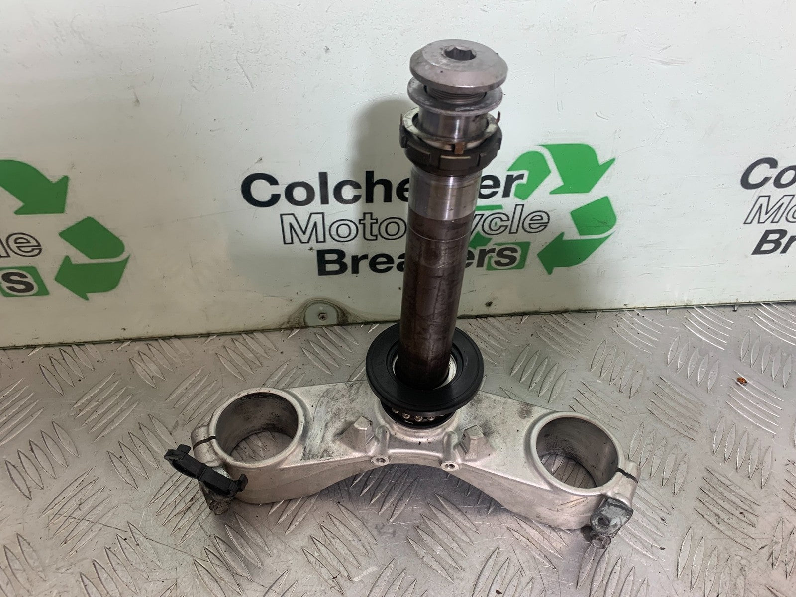 KAWASAKI GTR1400 GTR 1400 BOTTOM YOKE  YEAR 2007-2009 (CMB1174)