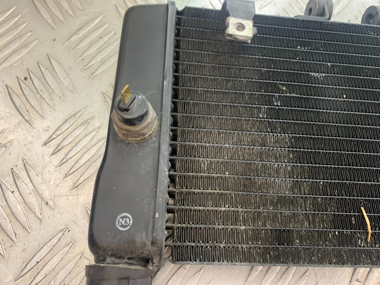 HONDA NT650 V DEAUVILLE RADIATOR  YEAR 1998-01 (CMB1320)