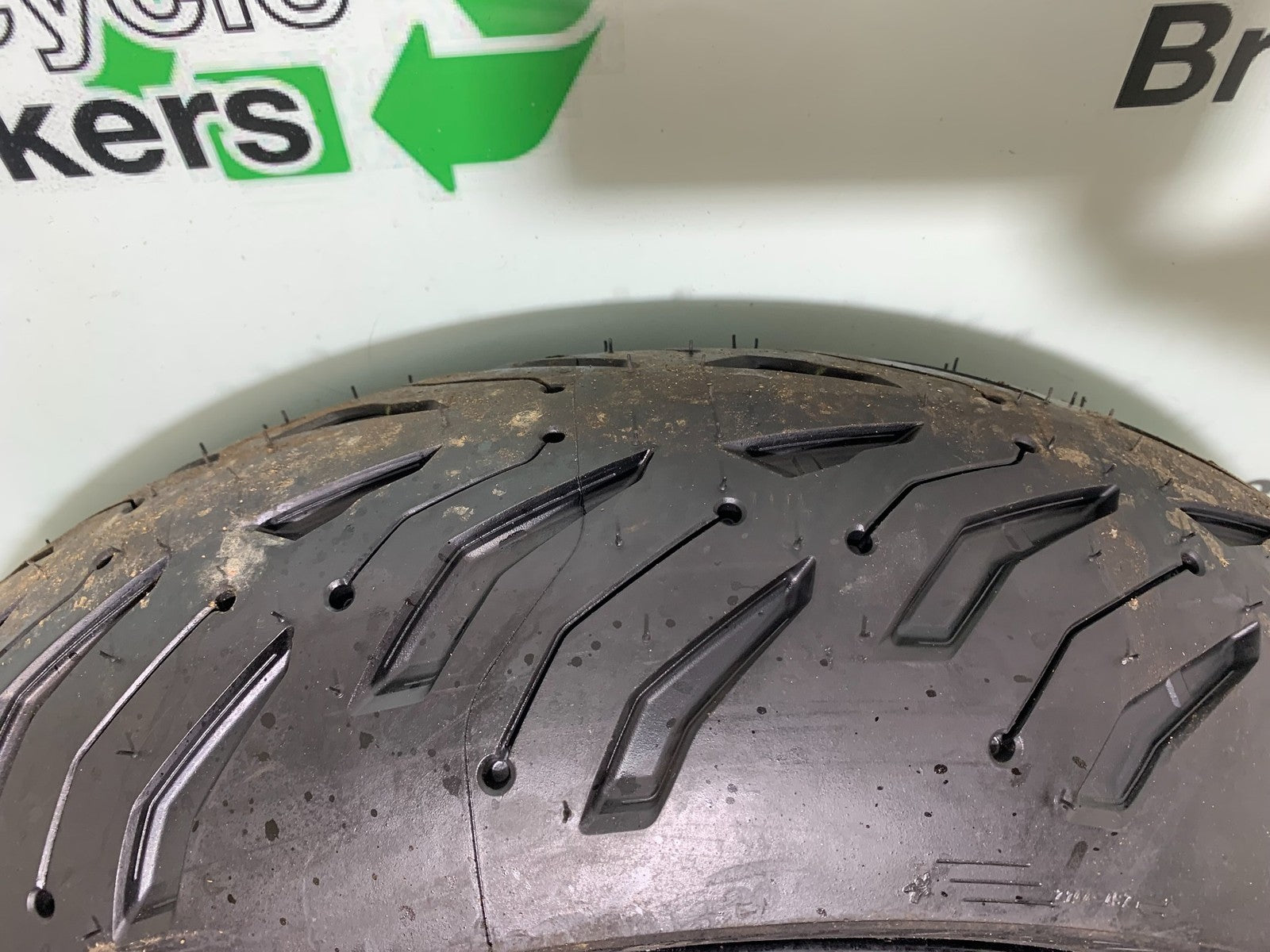 KAWASAKI ZX10R ZX10 R REAR WHEEL (NEW TYRE)  2008-2010 (CMB1301)