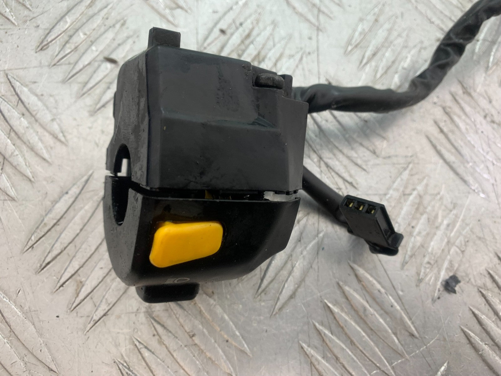 ROYAL ENFIELD HIMALAYAN 411 LEFT SWITCH GEAR  YEAR 2018-2023 (CMB1279)