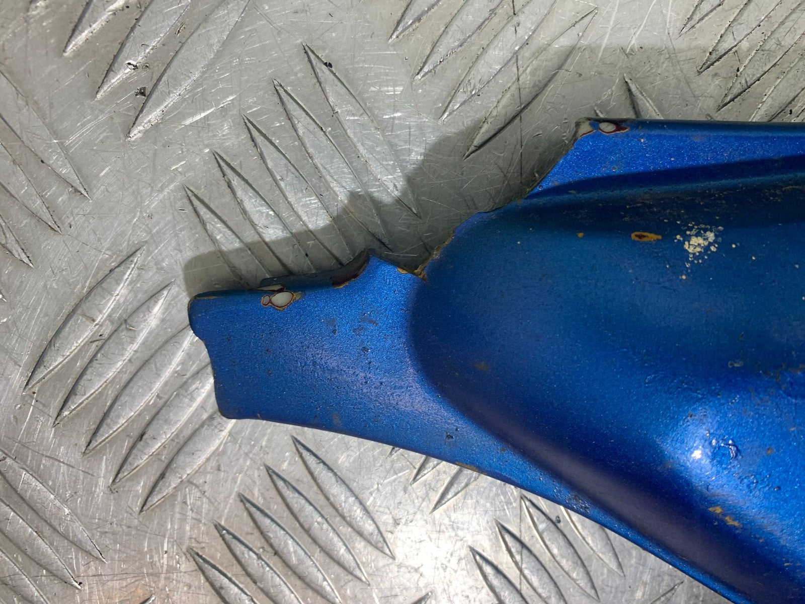 HONDA GL500 GL 500 SILVERWING RIGHT SEAT PANEL   YEAR 1981-82 (CMB1168)
