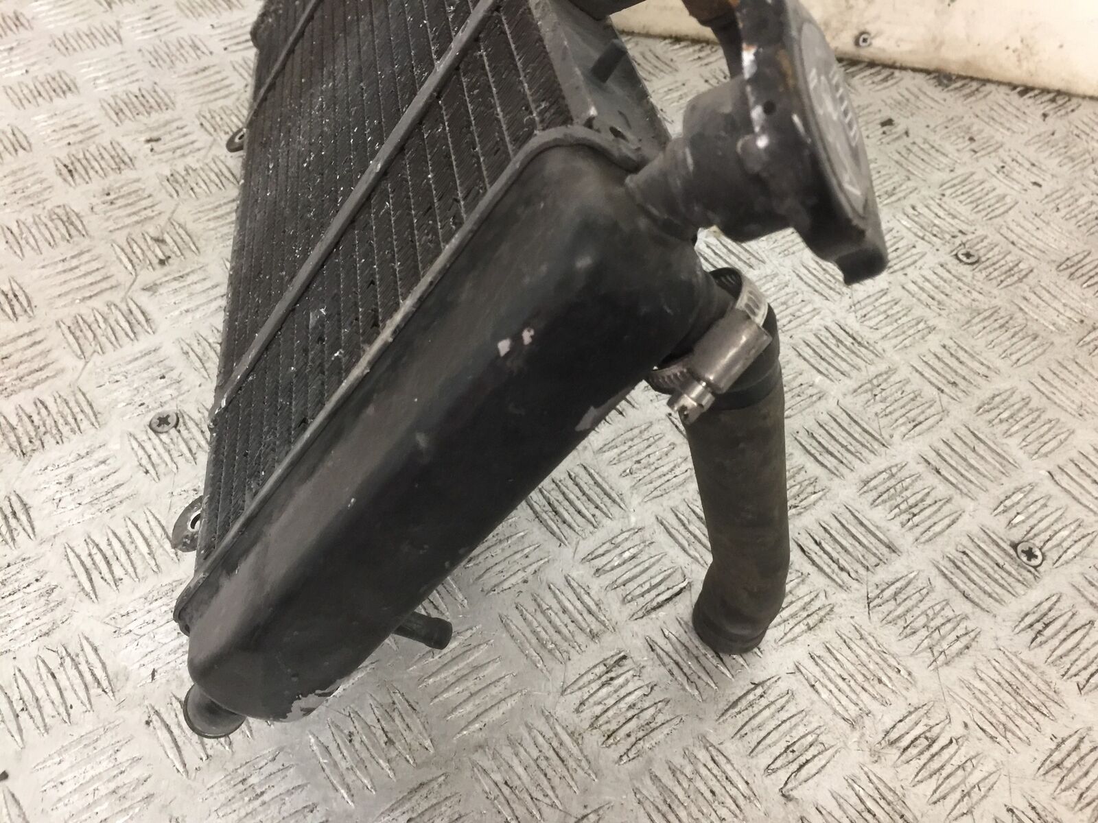 TRIUMPH 1050 SPRINT RADIATOR  YEAR 2004-2007 (STOCK 888)