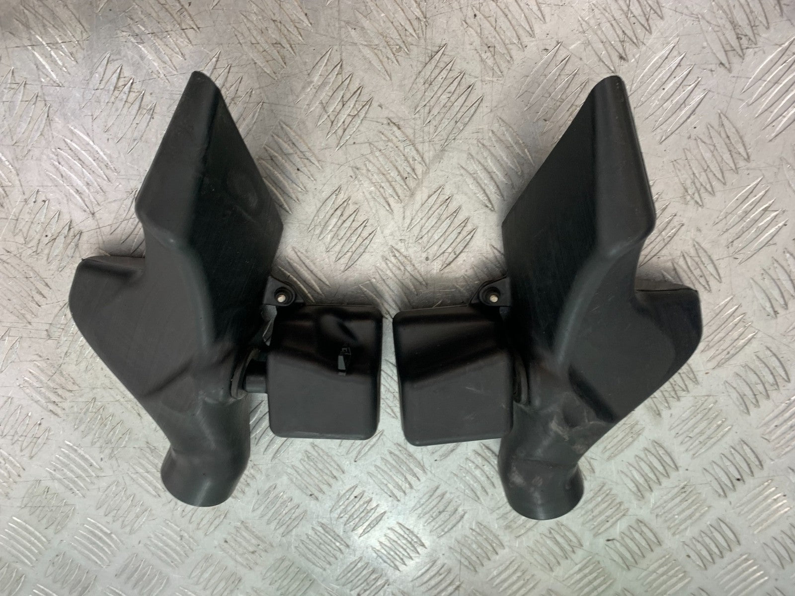 KAWASAKI GTR1400 GTR 1400 AIR TUBES   YEAR 2007-2009 (CMB1306)