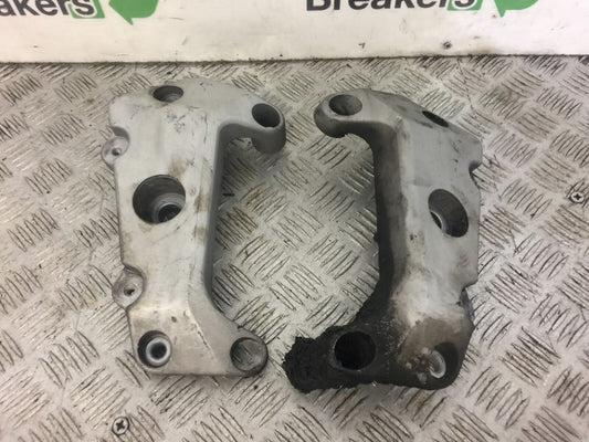 HONDA CB900 CB 900 HORNET FRAME MOUNTS   YEAR 2002 STOCK 395