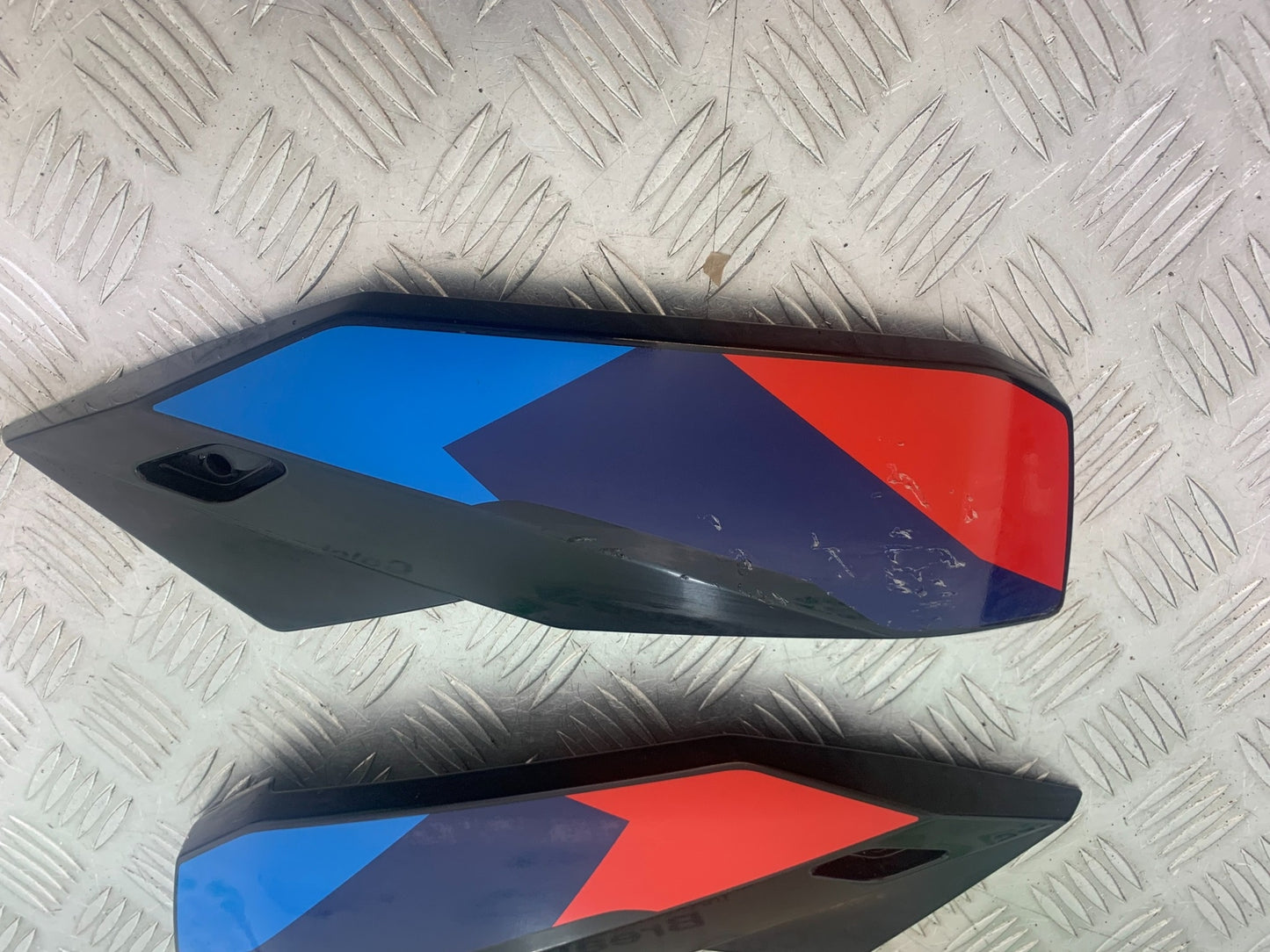 BMW M1000 R LEFT AND RIGHT BELLYPANS  YEAR 2023-2024 (CMB1140)