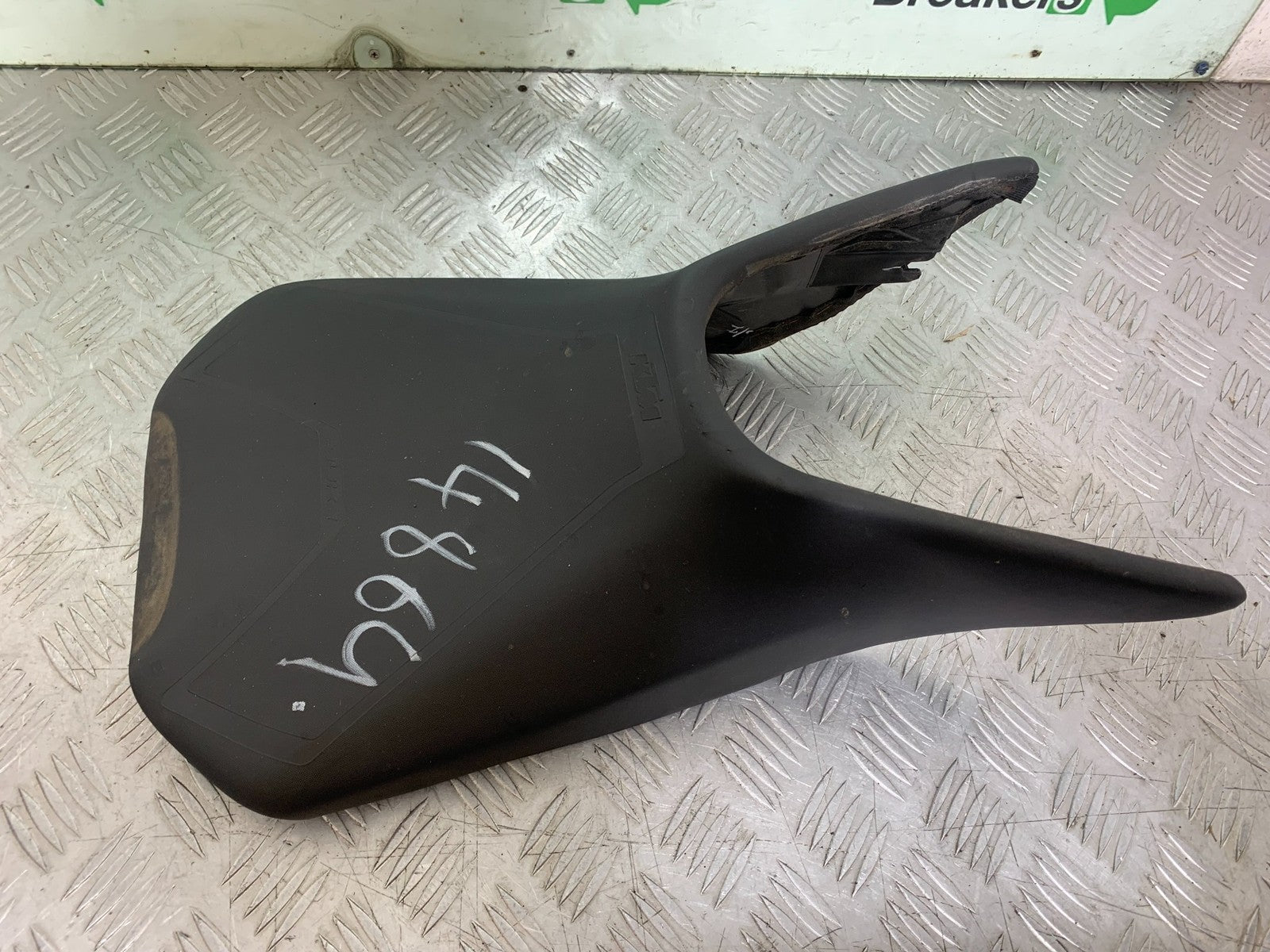 KTM 125 DUKE FRONT SEAT  YEAR 2018-2023 (CMB1185)